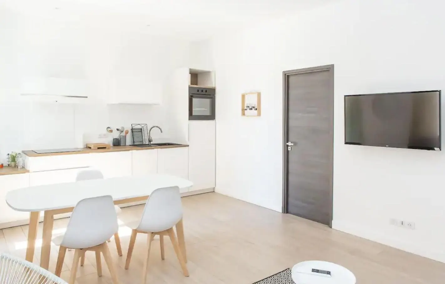 Amazing Large 1-Bedroom Cannes